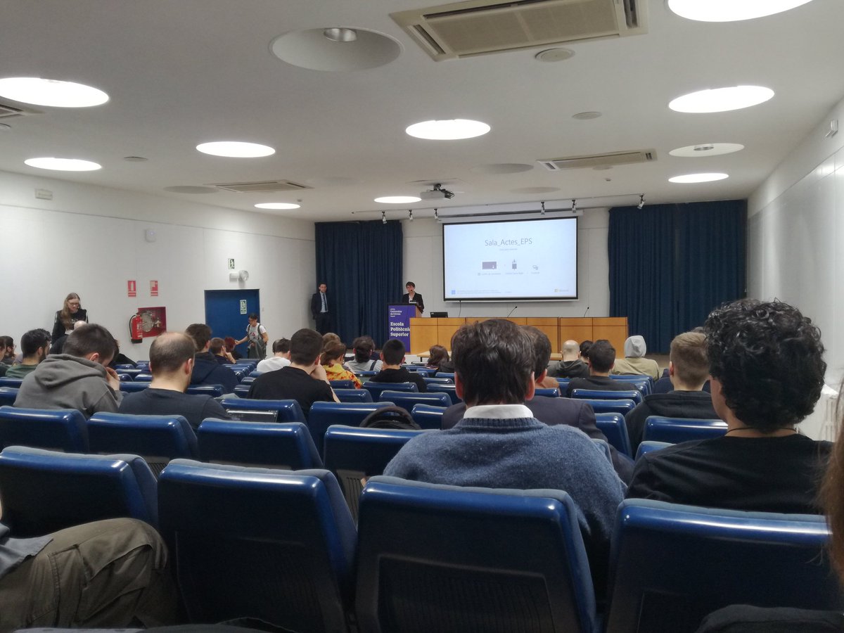 ilastraq's tweet photo. Comenzamos la tarde de charlas en #Overdrive2019 https://t.co/3RV4yILbZV