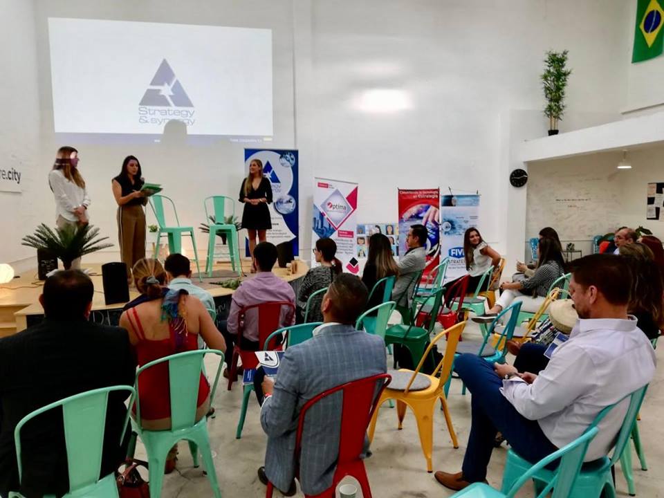 TICGobValle's tweet photo. @GobValle felicita y exalta el lanzamiento de #TEAMColombia en #Miami, conformado por @Five_Strategy @optima_co @greensqa @novaipcorp , líderes en la transformación digital, realizando aportes significados al Ecosistema de Innovación Digital. #ValleINNteligente #PacificValley https://t.co/HyqYBwl49g