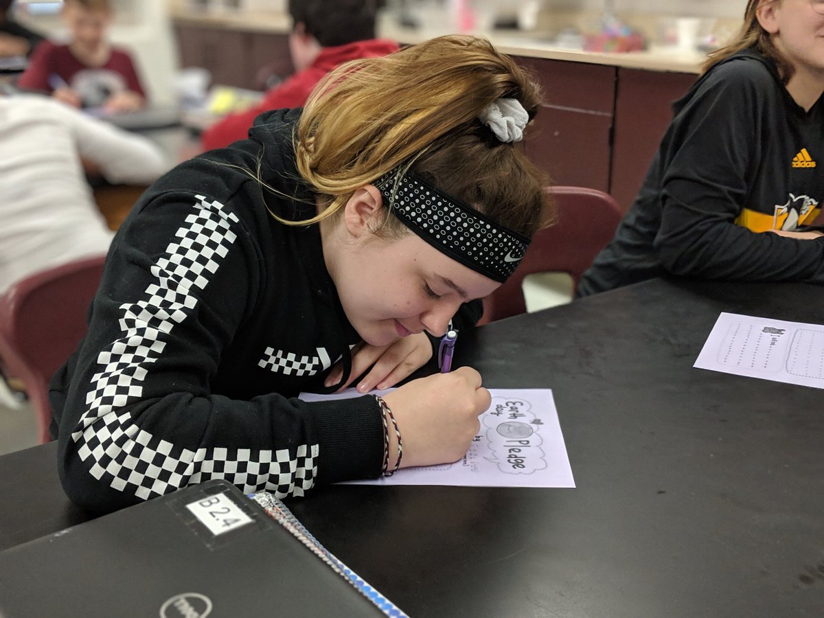 <a href="/DempseyMS/">Dempsey Middle School</a> Students have spent much of this year asking others to make a pledge to help our community by going #idlefree. Today, <a href="/mrss1228/">Brittany Sinzinger</a> of <a href="/LungAssociation/">American Lung Association</a> challenged our students on what they could do to help our environment and planet. #BeTheChange #EarthDay2019