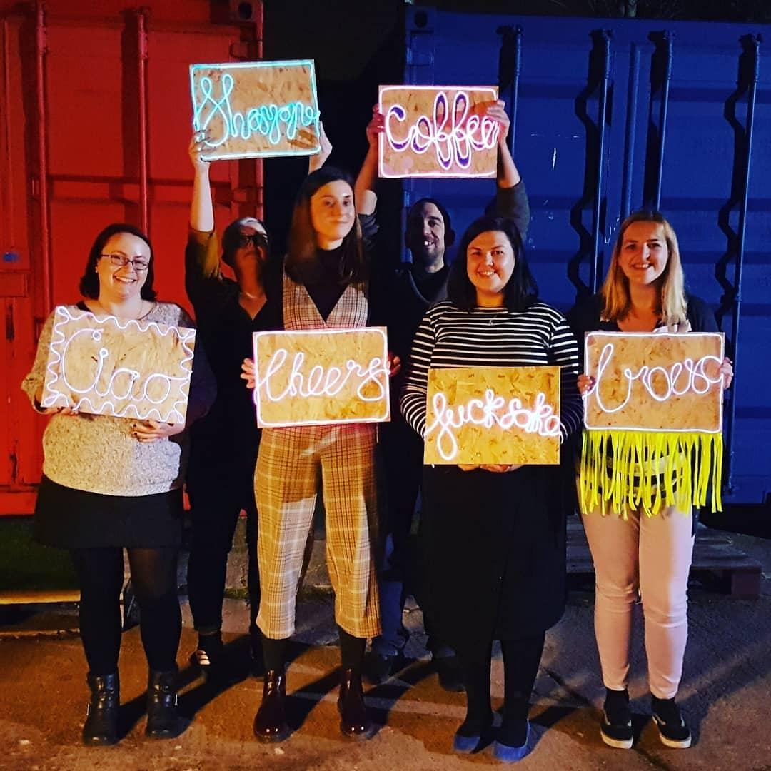 Twin_Made's tweet photo. Join us on: Friday 17th May - Neon Light 6.30pm - 8.30pm Β£35
A crafty evening enjoying a glass of fizz and creating personalised neon signs at the @BoneYardCardiff.
#Cardiff #Canton #Pontcanna #CardiffCity #CreativeCardiff #ColourfulCardiff #Workshops #neon #neonsign #friyay https://t.co/liEBU0VBIl