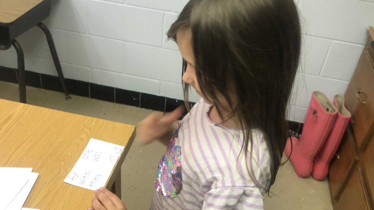 kmotton's tweet photo. Love seeing this smile after working so hard! #kinderlearning #changinglives #bulldoglearning #MostCommonWords @shellyhollis7 @SCS_Bulldogs @ReadingHorizons @msyestawat https://t.co/M0n6LYChw8