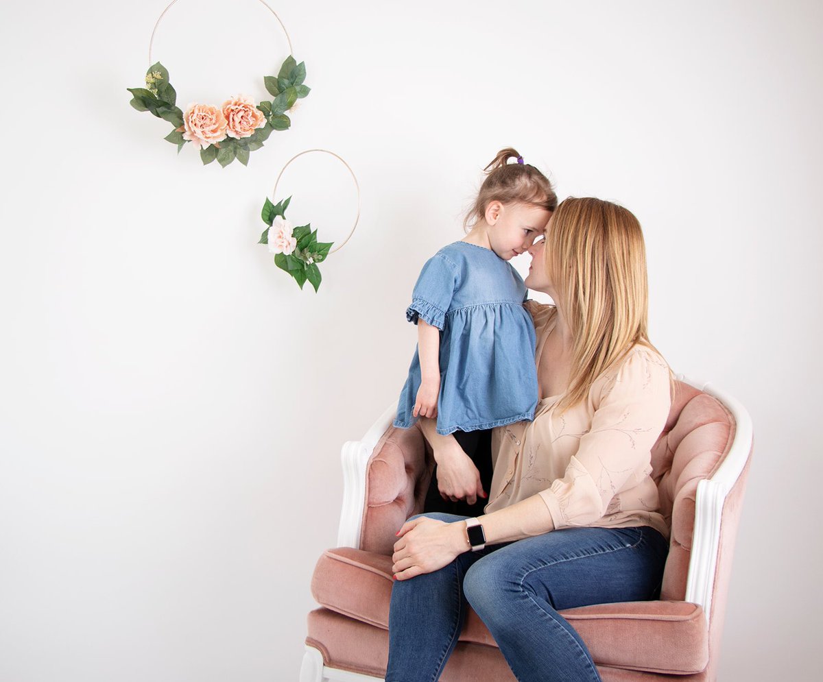 kristamarieyyc's tweet photo. Mother’s Day Mini Session! If you’re a member of @winstonheights community association - get $10 off on April 27! That makes the session only $40 for 7 edited images! Use coupon code WHMV #mothersday #minisession #yycminisessions #yycphotographer 

https://t.co/aA8Q2Kr4hH https://t.co/KynlTYJI7A