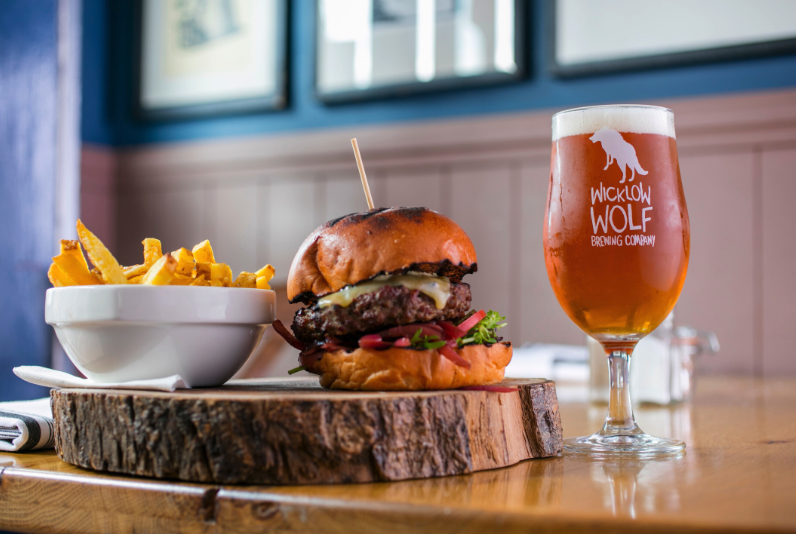 Friday plans at The Magpie Inn! Get the group together now! 

#fridaynight #fridayplans #foodie #food