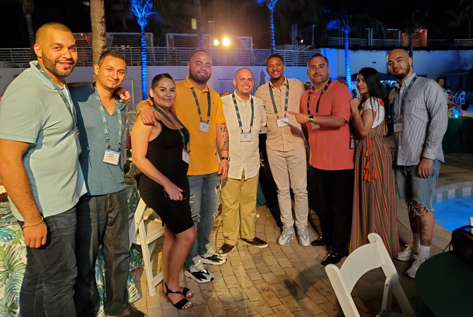 iamrobjean's tweet photo. Great time last night hanging with #TheEmpire #DabwithRagab #summit2019 #SummitLeader 💯 🏆 https://t.co/qTwIRCAtkA