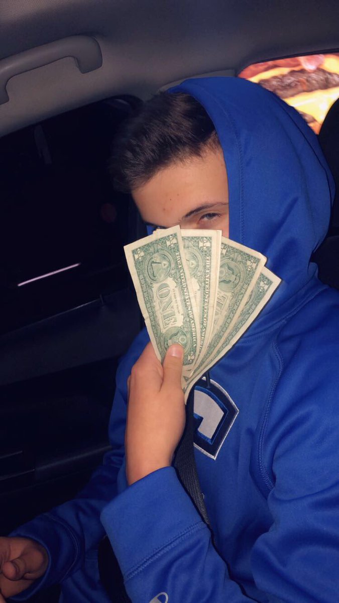 Alexis_Jolee's tweet photo. Happy birthday buddy🎉🎉 hope your fishies stay alive to keep as pets😍 thanks for everything, make today the bestest day ever🤷‍♀️ @nolanvondra https://t.co/aY9dpTeG9t
