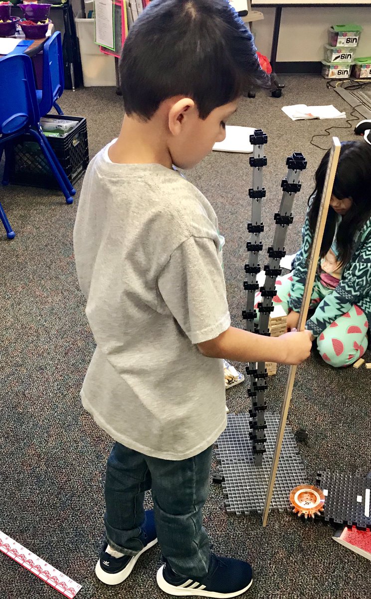 MrsJenJoyner's tweet photo. STEM bin Friday Challenge: Build a tower that is 10 times taller than its unit size #campsupersecond @BernshausenKISD https://t.co/mFCQJUYGwf