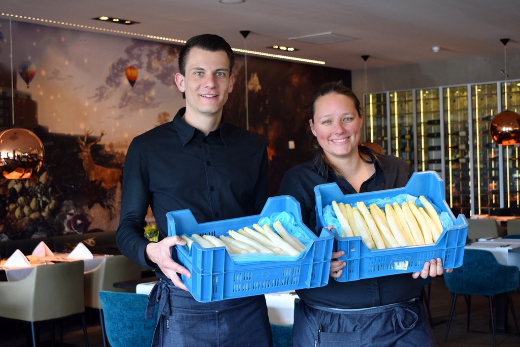 Het aspergeseizoen is begonnen. De komende periode kunt u weer genieten van het witte goud!