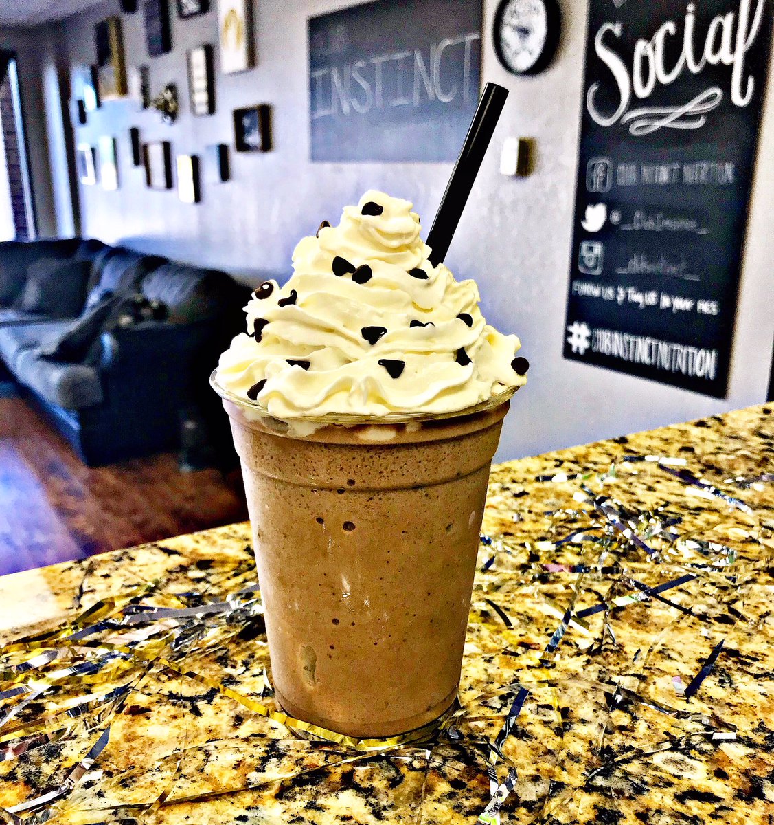_ClubInstinct_'s tweet photo. Happy Fancy Shake Friday!🎊

Can you believe this shake is a full meal replacement, and is UNDER 300 calories?! 😵

Today’s Fancy Shake is Java Chip Frappe! ☕️ https://t.co/jmK4VYk9s8