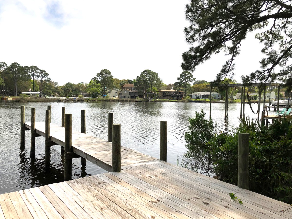 DreamTeamRlty's tweet photo. Large boatslip with this property. Don't wait too long! https://t.co/rO03yfbKWN…/314-NE-SU…/821214/110/ https://t.co/DvOz7NUKct