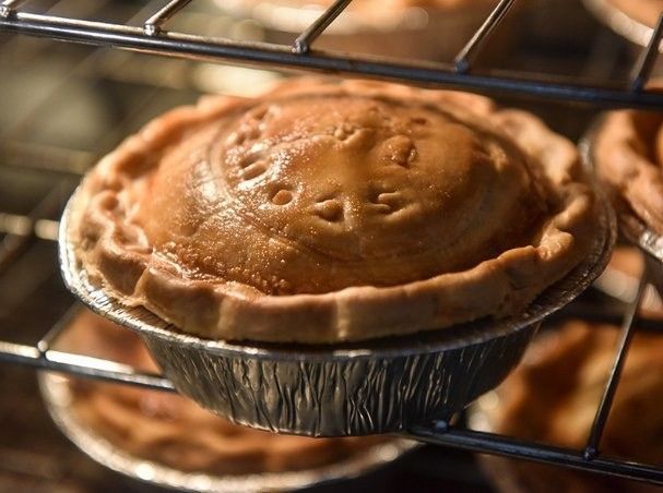 GoodFinanceUK's tweet photo. Off to @AnfieldHQ for the @LFC match tonight, or looking for #DaysOutWithADifference in Liverpool this weekend?
Head to @HomebakedA for delicious home-baked food, made by the community for the community 😋 @FirstArkSocInv https://t.co/Ky4g3HJdBh