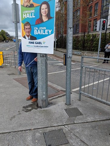 Porridge_Head's tweet photo. Did you hear the one about the wheelchair user who poked his eye out on a Poster?

Atrociously poor regard for #Disability and the Public in general. 

Well below the @dlrcc height limit. Hope the #LitterWardens work Saturdays.

@IrishWheelchair @adayinmywheels @DisabilityFed https://t.co/En7C3gOPOD