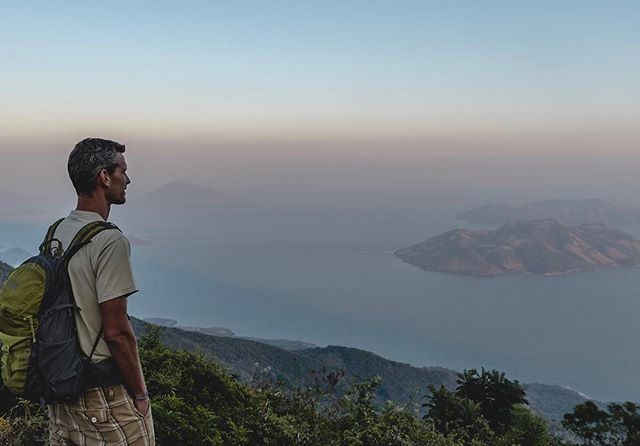 Is that #nicaragua in the far distance...? We‘re looking forward to exploring another country 🌎 🚒💨
.
.
.
#exploring #view #rvtrip #vanlife #viewfromthetop #elsalvador #volcano #conchagua #volcanconchagua #vista #aussicht #wanderlust #travelphotograph… bit.ly/2L8PLdA