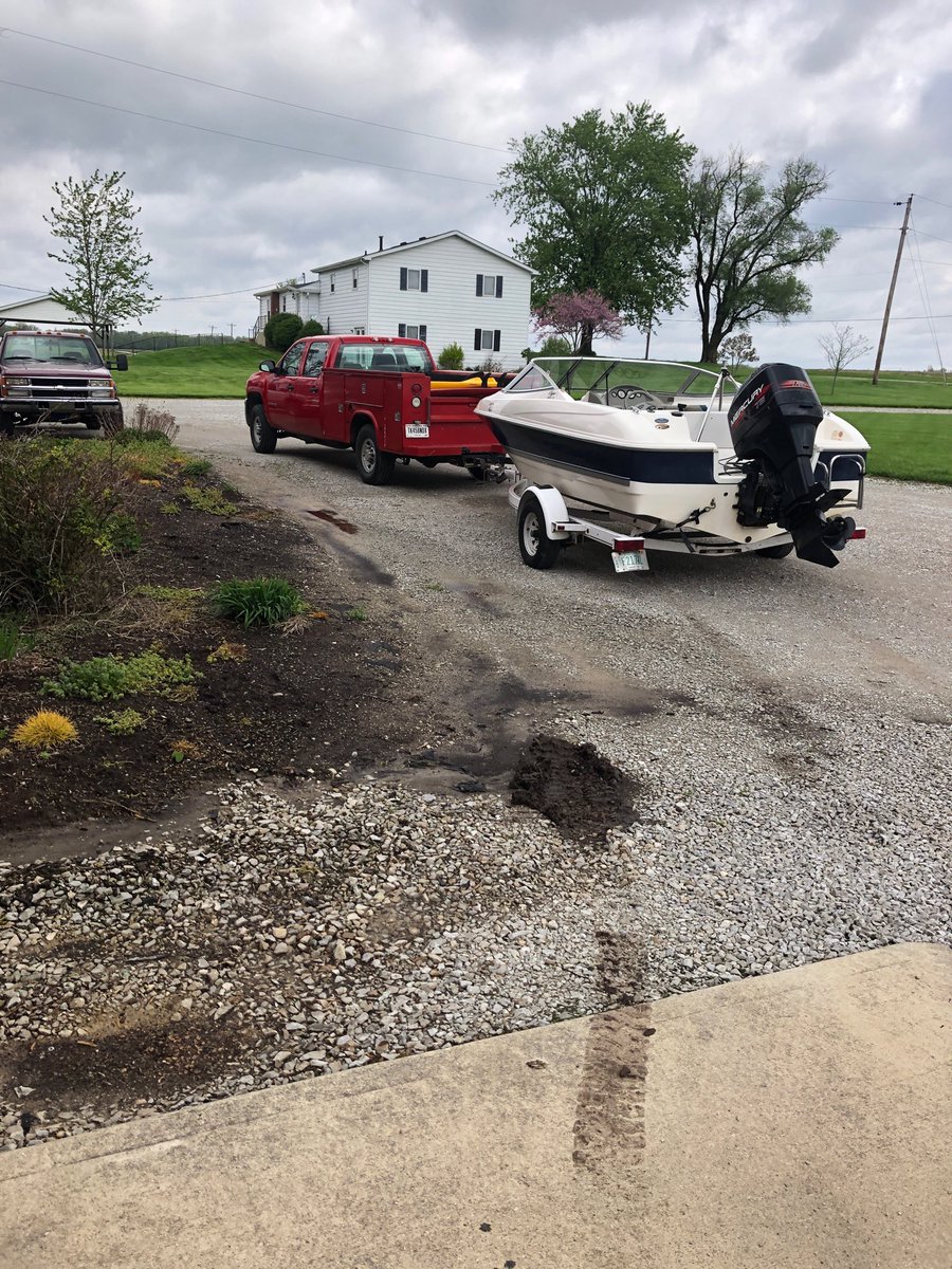 ArnholtBrian's tweet photo. This might be how we #plant19!  Atleast we are doing important farm work today!  Getting the boat in the lake! https://t.co/yikvIxvA9u