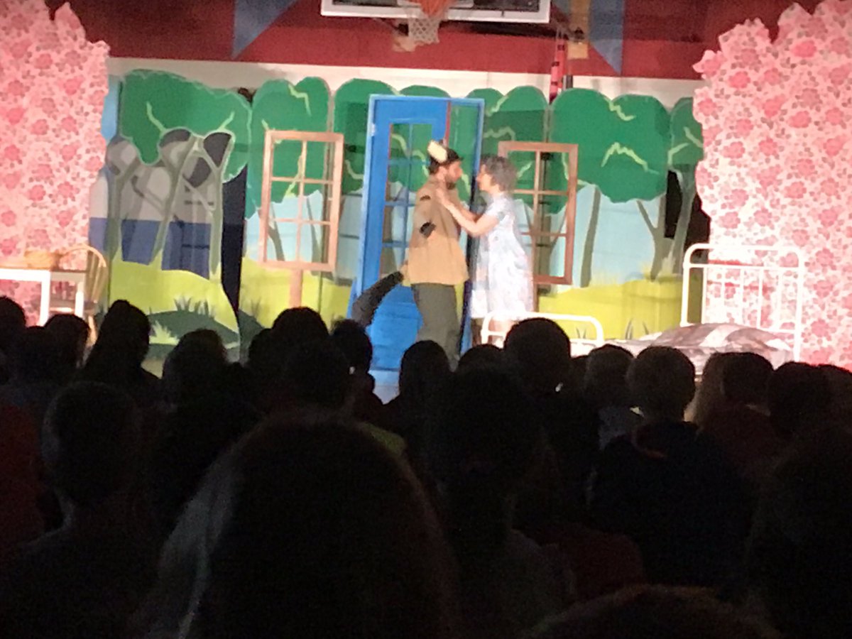 rmccoy3130's tweet photo. Immersing ourselves in the culture of “Little Red’s Unusual Day,” presented by the dynamic Opera Iowa ballet troupe!
@libertyoaks 
#libertyoaks
@LIBERTYSCHOOLS 
#lpsleads https://t.co/wuudOi91eY
