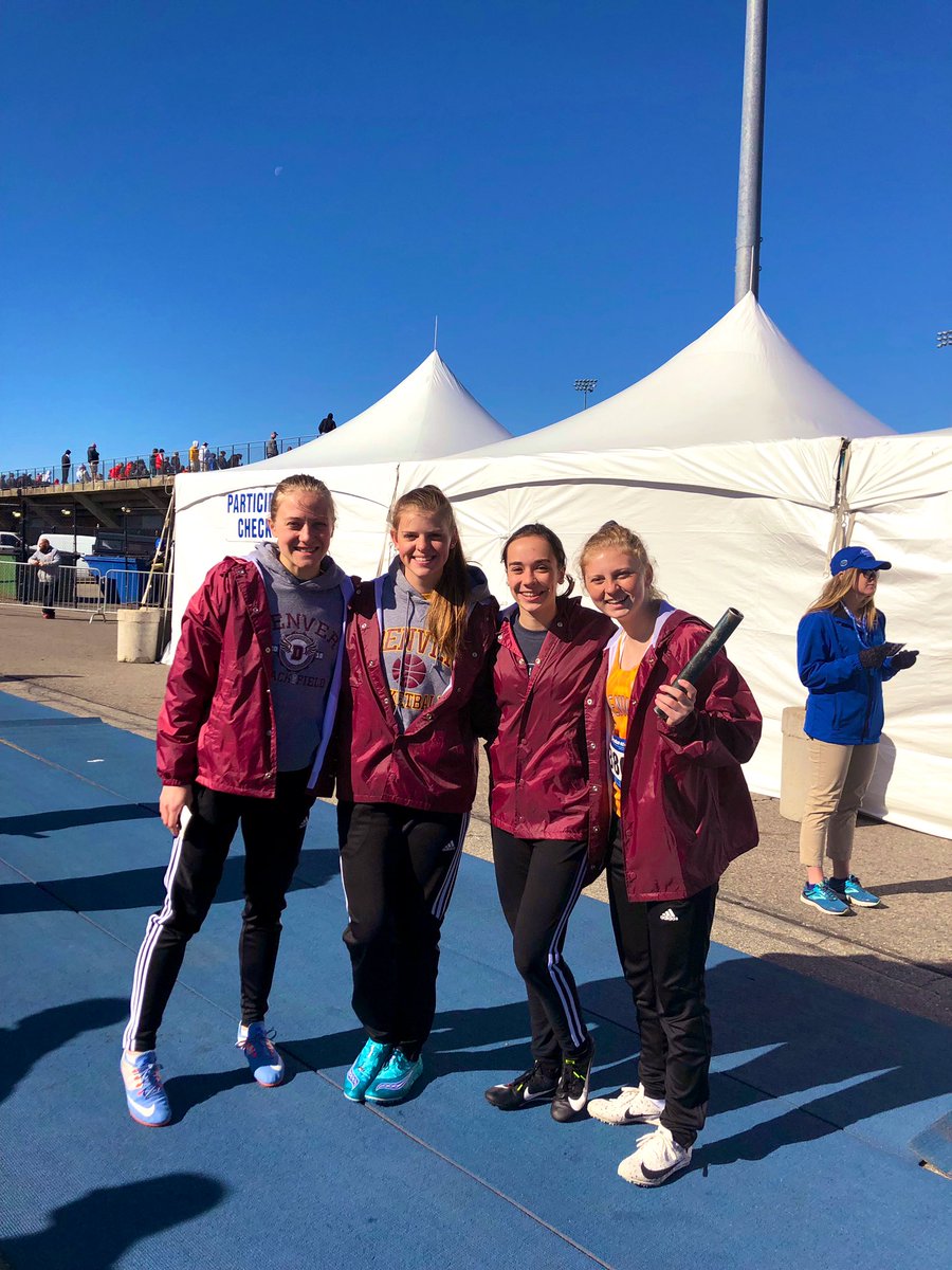 dhsgirls_track's tweet photo. Fist event at the @DrakeRelays this weekend was our Sprint Meadly! Seeded 18th and finished 12th with a time of 1:51.4! https://t.co/ImaMtgo0VB