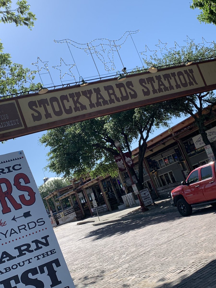 MrsMulkey5's tweet photo. READY. SET. Did you beat the #MAZE ? #Stockyards #Cowtown #CattlePen #fieldtripfun #rm418 https://t.co/vyorF4Oega