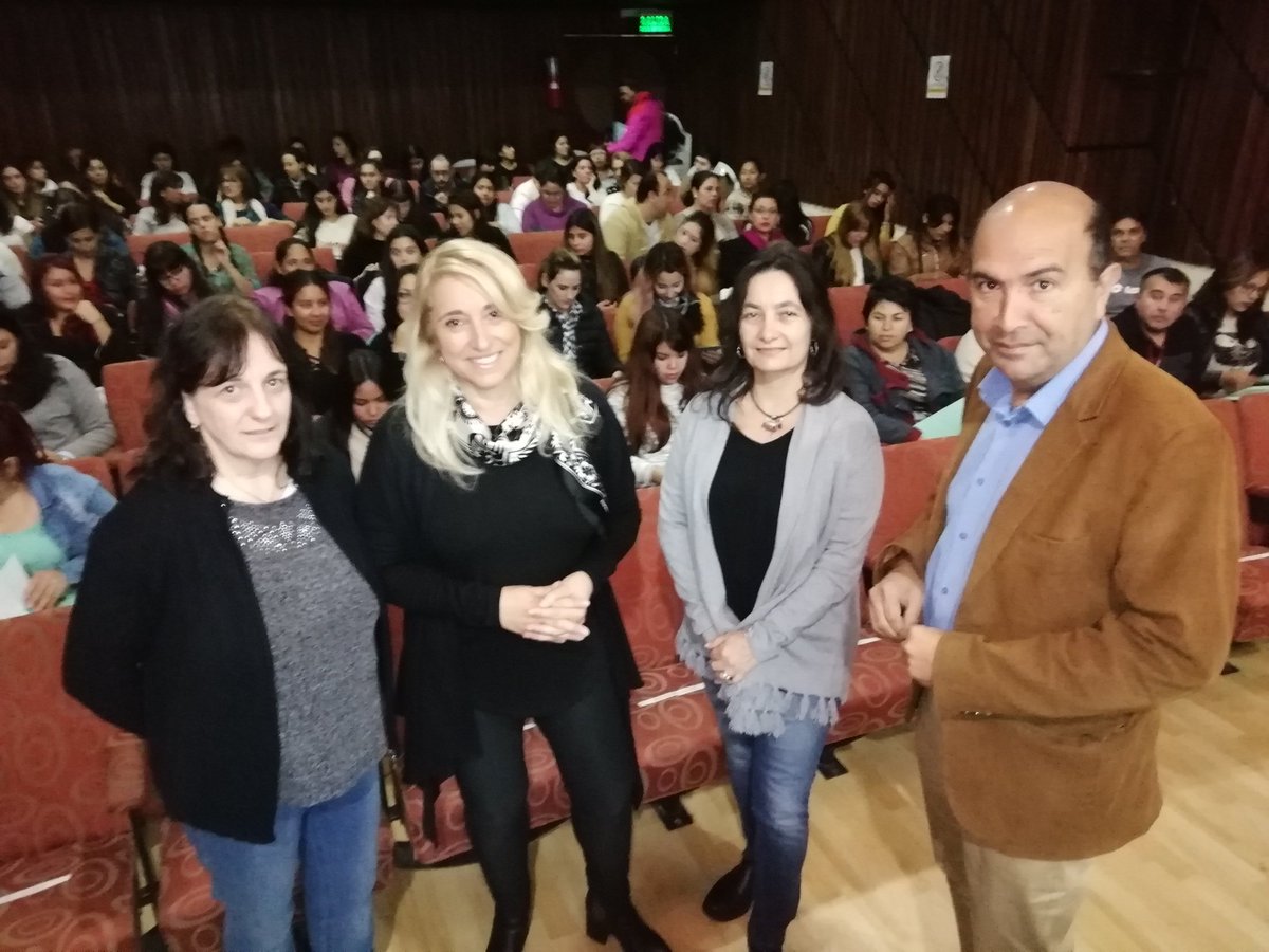 MDSNacionNqn's tweet photo. Con la presencia de representantes de ongs, personal del estado provincial y municipal, se desarrolló la capacitación sobre violencia y abuso sexual en la infancia. Estuvo a cargo de la Senaf y se dicto en el marco del centro de promoción de derechos del B° confluencia.#CDRcerca https://t.co/Lc6ZLGII5e
