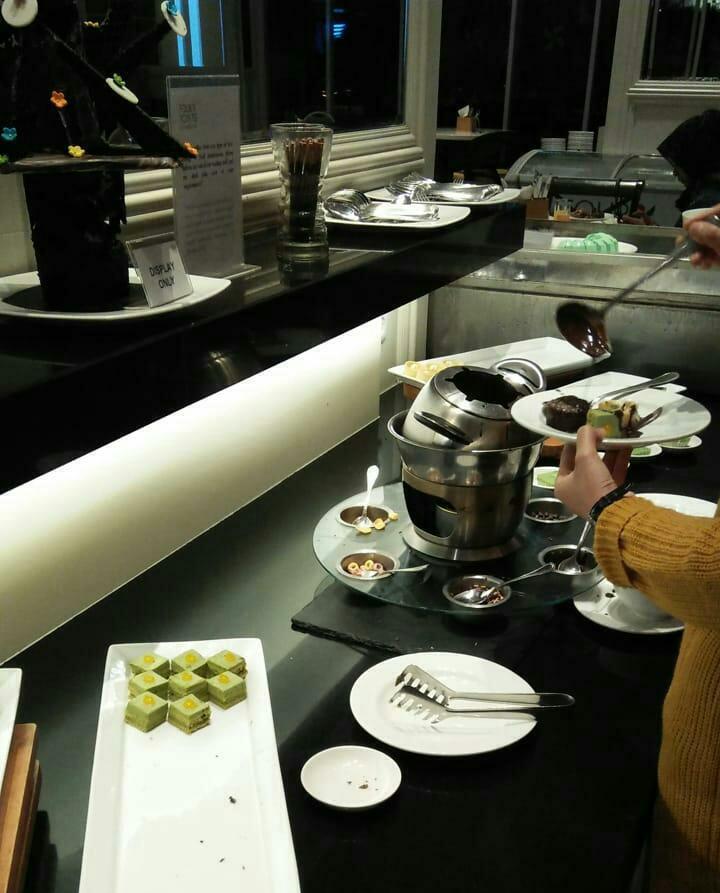 Ditraktir makan enak sama <a href="/PramborsBandung/">98.4 FM Prambors BDG</a> berkat puisi Gratis-nya <a href="/riyuliani/">Ria Yuliani</a> 😂
Thank you 💕
#EnakEnakWithPramborsBDG