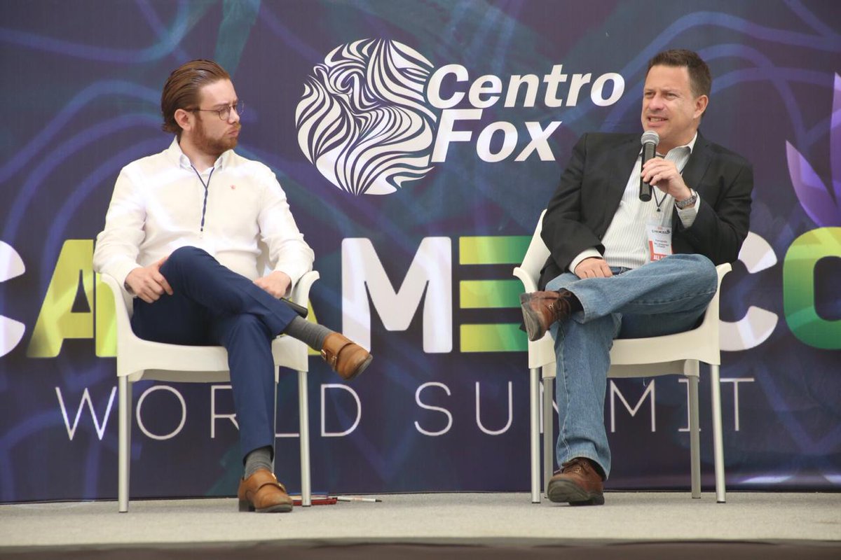 Arrancamos la agenda de actividades del día, con el panel "Caminos a la regulación", moderado por Luis Miguel López y con la participación de Emilio Rascón, Gerald Murray, <a href="/ferbelaunzaran/">Fernando Belaunzarán</a>, <a href="/sanchezytepoz/">J. Sánchez y Tépoz</a> y Mario Torres.