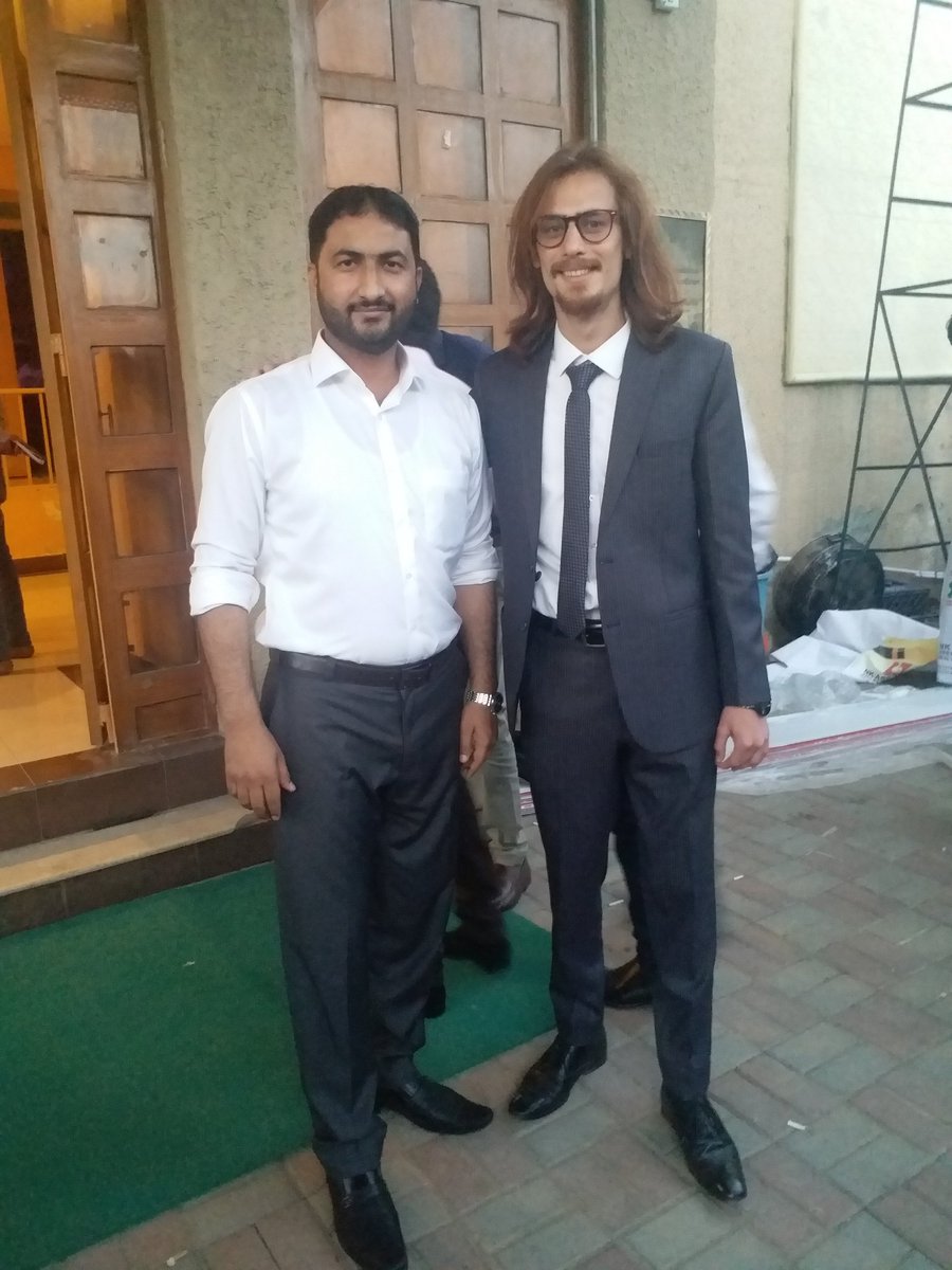Tanvir_FS's tweet photo. With the great  Hanzala Bhai at #VlogSummit @OfficialHanzala @TeamAnjumIqbal @IramFarhanPK https://t.co/ztLg3g7lzr