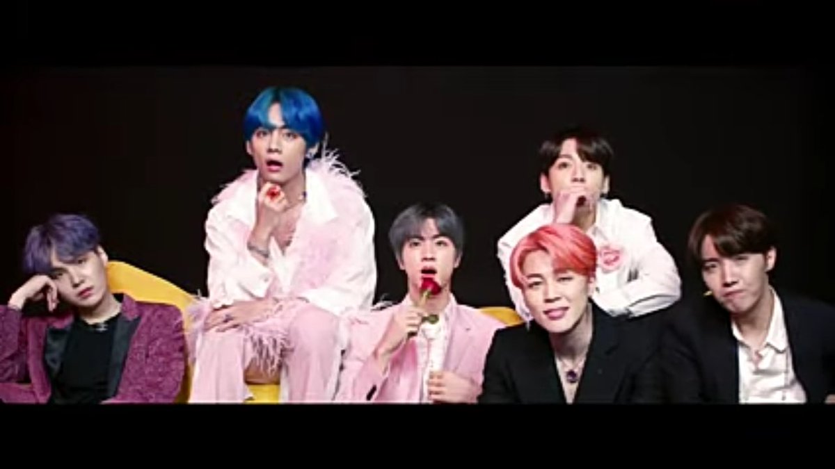 ARMY85609902's tweet photo. Boy with luy (ARMY With Luy Ver.) ไม่รู้จะโฟกัสใครดี5555
เวอร์นี้ดีมากแม่ #BoyWithLuv 
#BTS @BTS_twt https://t.co/e45STKqrJP