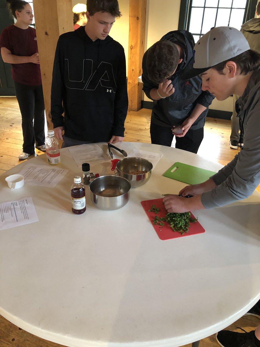 SComeauMillbury's tweet photo. Preparing our dishes! Can’t wait to try the yummy food 😋 https://t.co/6bBmcGTUVl