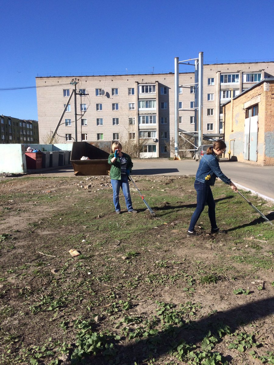 Прошёл субботник на территории Ж.Д микр.Активное участие  приняли взрослые и дети  домов 14 ,12 ,20.  и <a href="/mku_center_sms/">МКУ "Центр содействия местному самоуправлению"</a> .   Спасибо всем неравнодушным.      Вместе мы можем больше!
