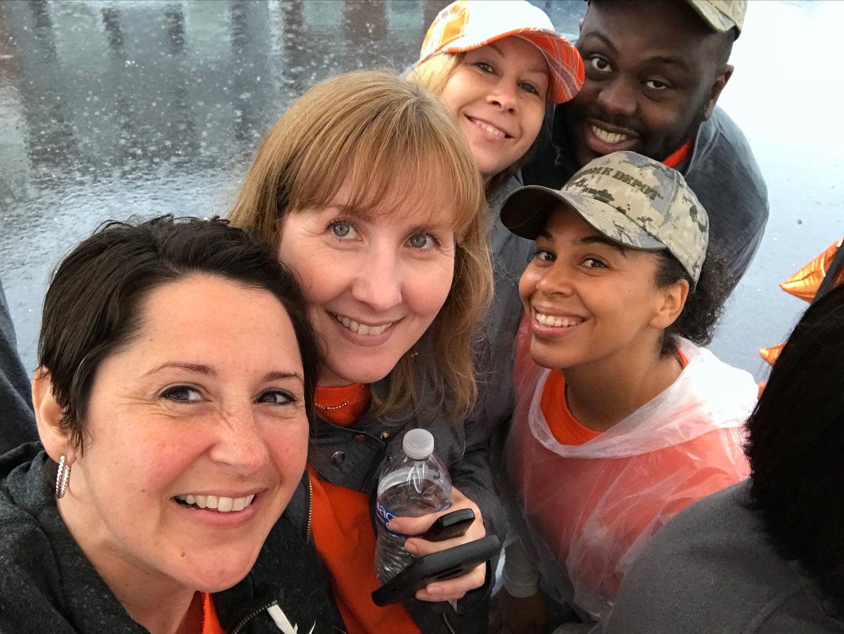 Just waiting for the rain to pass for our NJMetro #SpringIntoService  @ Camp Salute. What a wonderful group to wait with! ⁦@wilkie_cindy⁩ ⁦@StanleyLabady⁩ ⁦@JennHD193⁩ & Kristin