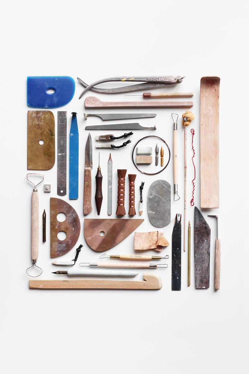 floriangadsby's tweet image. Tools of the trade. These are just a handful used in the creation of my ceramics. Bought, made, gifted and found.

#pottery #ceramics #flatlay #craft #clay #tools #knolling