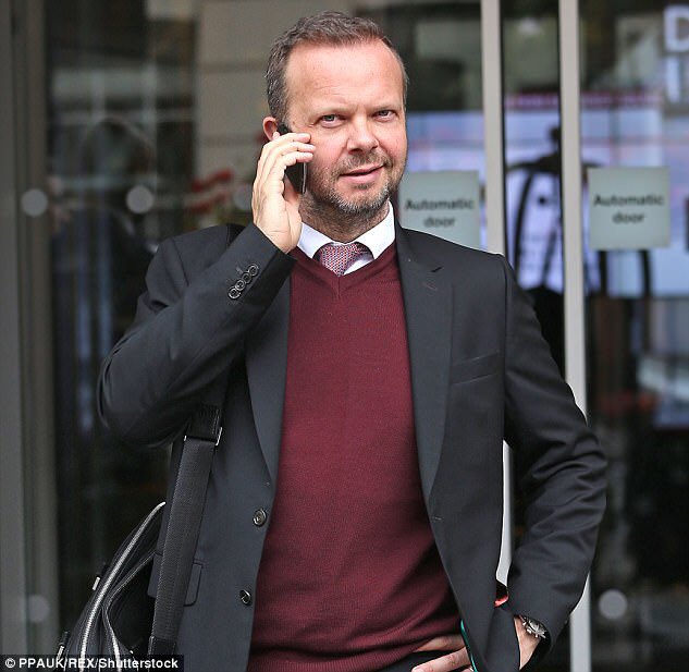 Ed Woodward - Transfer Guru!

A choose your own adventure game

Proceed to Tweet 1