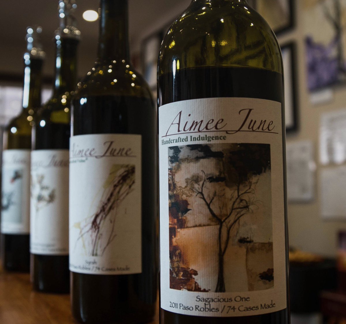 One more day until the wine stroll! With our twenty-first wine pairing Aimee June Winery, known for their 2011 Ruckus Red, will featured at Royal Clothiers. Pick out the perfect suit or dress you'd like to wear at your next event. Get your ticket! bit.ly/2TZq4QA