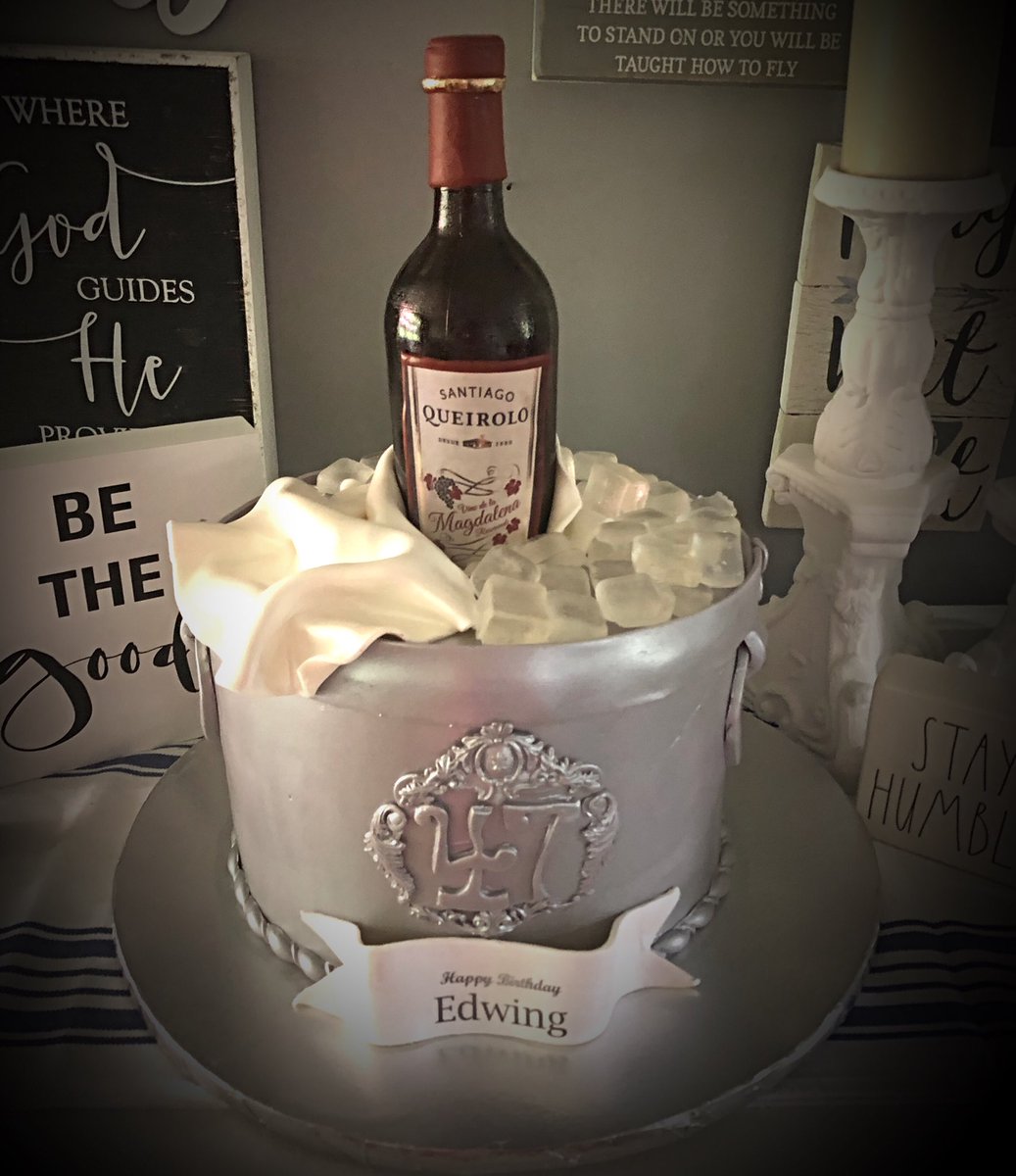 QueenKake's tweet photo. These are the types of cakes I enjoy making along with sweet 16 ones.  I enjoy making them clean and as realistic as possible.  This is today’s order all ready. https://t.co/4uE3UNmZ6d