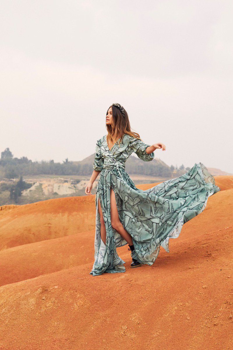 BogotaFW's tweet photo. BFW News | Tres marcas participantes del #BOGFW2019 @palmacea, #CarolinaEstefan y @MundoHossH junto a la diseñadora colombiana @PepaPombocom entre otras; hacen parte de @modaoperandi en el truckshow Colombian Fashion.
#DeModaBog @camaracomerbog https://t.co/bbDvG6JFwd