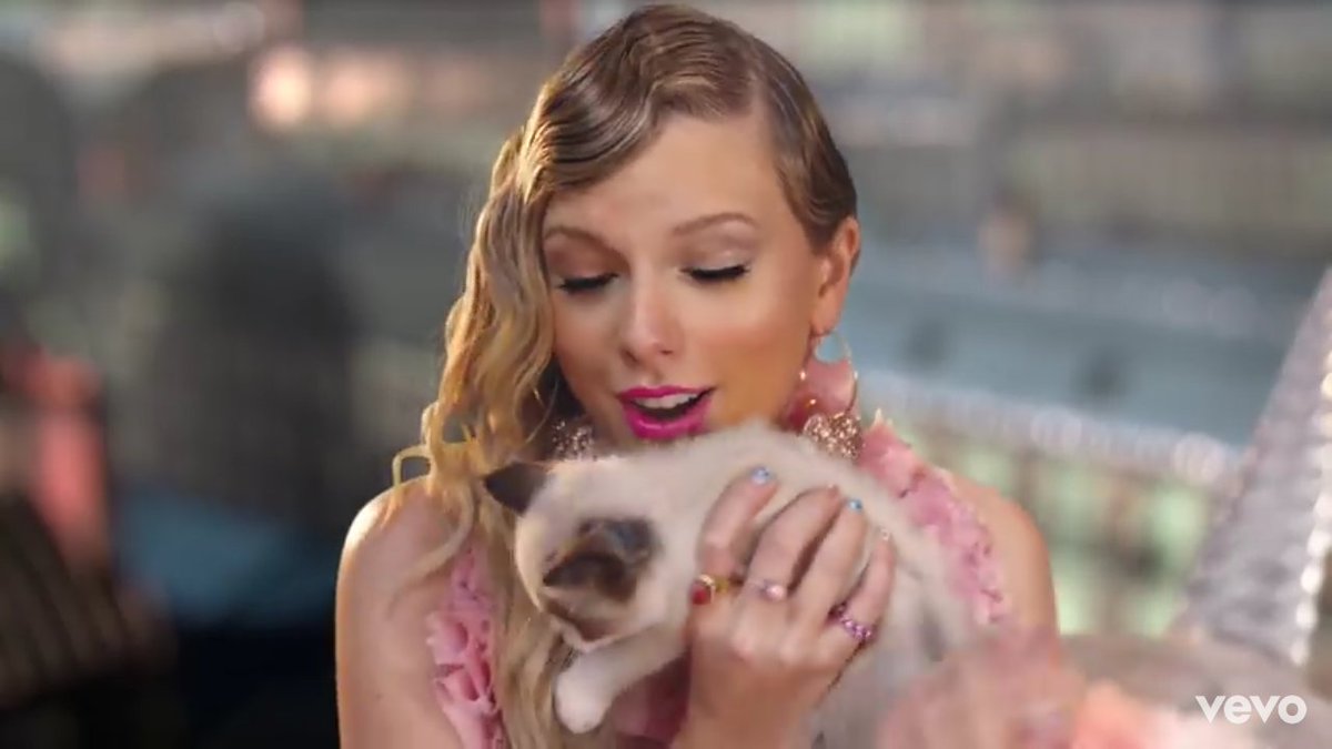 jastinriveraaa's tweet image. how to get my heart? ⬇⬇⬇
#TaylorSwiftMe #TaylorSwiftIsBack