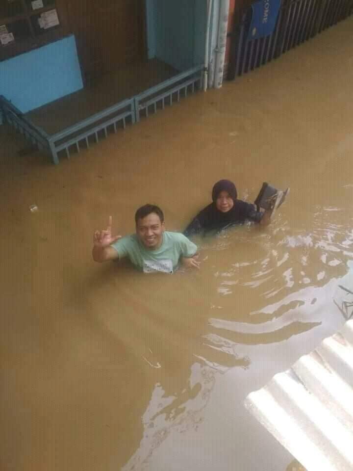 danrem's tweet photo. Gpp yamg penting seiman https://t.co/efpZTrvupQ dan didukung @aagym karena santun dan halal serta warga #Jkt58 tetap bahagia https://t.co/tI2kx2oB5V