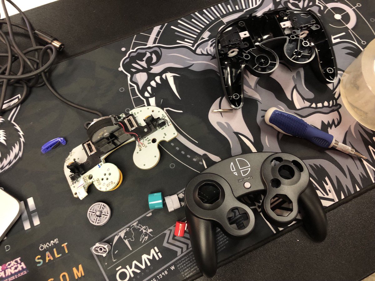 OddTenshi's tweet image. Steezed out the new controller for #ClarksvilleClash tomorrow!

#CustomGamecubeController #TournamentReady #SmashBros #SplashBros