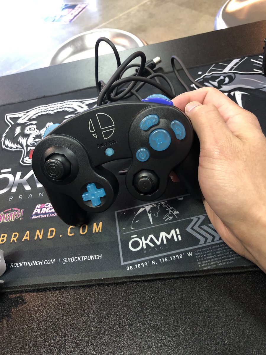 OddTenshi's tweet image. Steezed out the new controller for #ClarksvilleClash tomorrow!

#CustomGamecubeController #TournamentReady #SmashBros #SplashBros