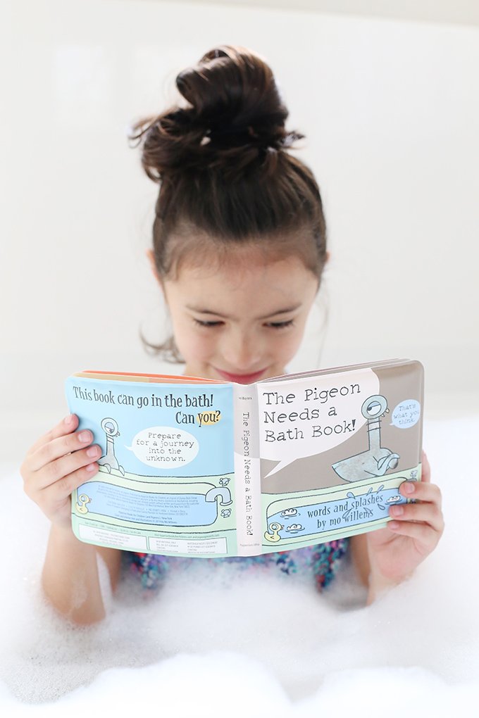 seevanessacraft's tweet image. Happy 16th BIRD-day, Pigeon! We are celebrating with bath salts inspired by Mo Willems’ The Pigeon Needs a Bath Book. This easy bath salt recipe will make bath time enjoyable, even for the fussiest of pigeons! @disneybooks #ReadMoWillems #AD seevanessacraft.com/2019/04/fizzy-…