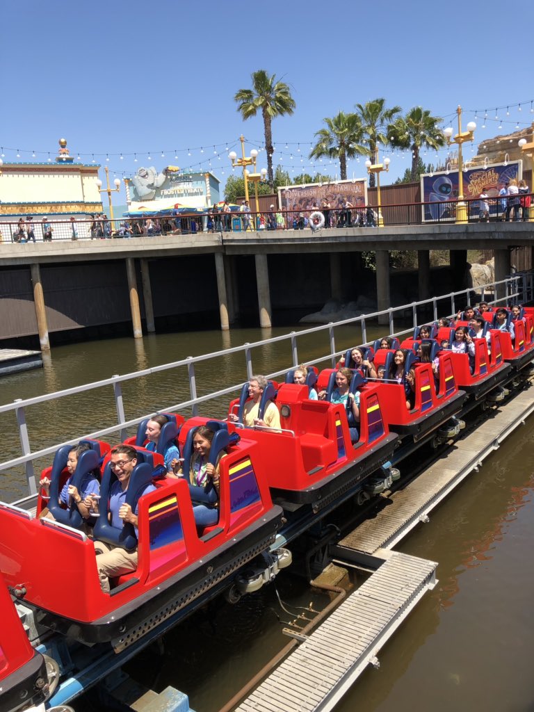 YHSSNHS's tweet photo. Thanks to Jeff and Kimberly for the #DisneyYES experience today. We had a blast! @DisneylandToday https://t.co/hRQ0dUmzUU