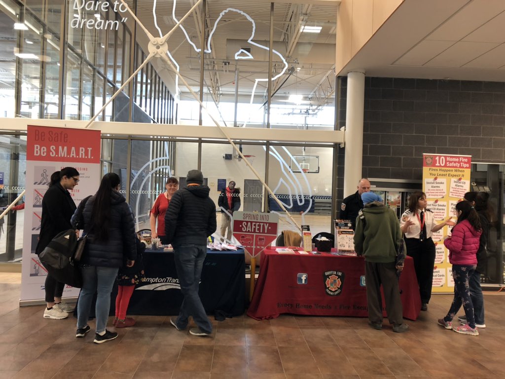 BRAMPTONprepare's tweet photo. Great safety discussions with residents at Cassie Campbell with our friends from @BramptonFireES and @BramptonTransit #SpringintoSafety #drivewithoutdistractions https://t.co/EDAimgAiTC