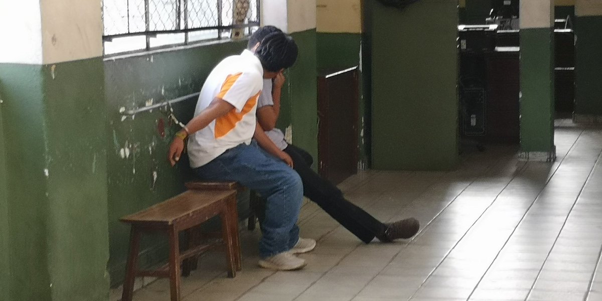 RadioLider97's tweet photo. #Seguridad
La unidad Propiedades de la #Felcc aprehendió a 2 sujetos que fueron denunciados por 2 adolescentes de ser víctimas de robo de sus obejtos de valor al interior de un vehiculo #MaxiTaxiService.

#RadioLíder97_RodrigoFernandez https://t.co/xnpyxwx185