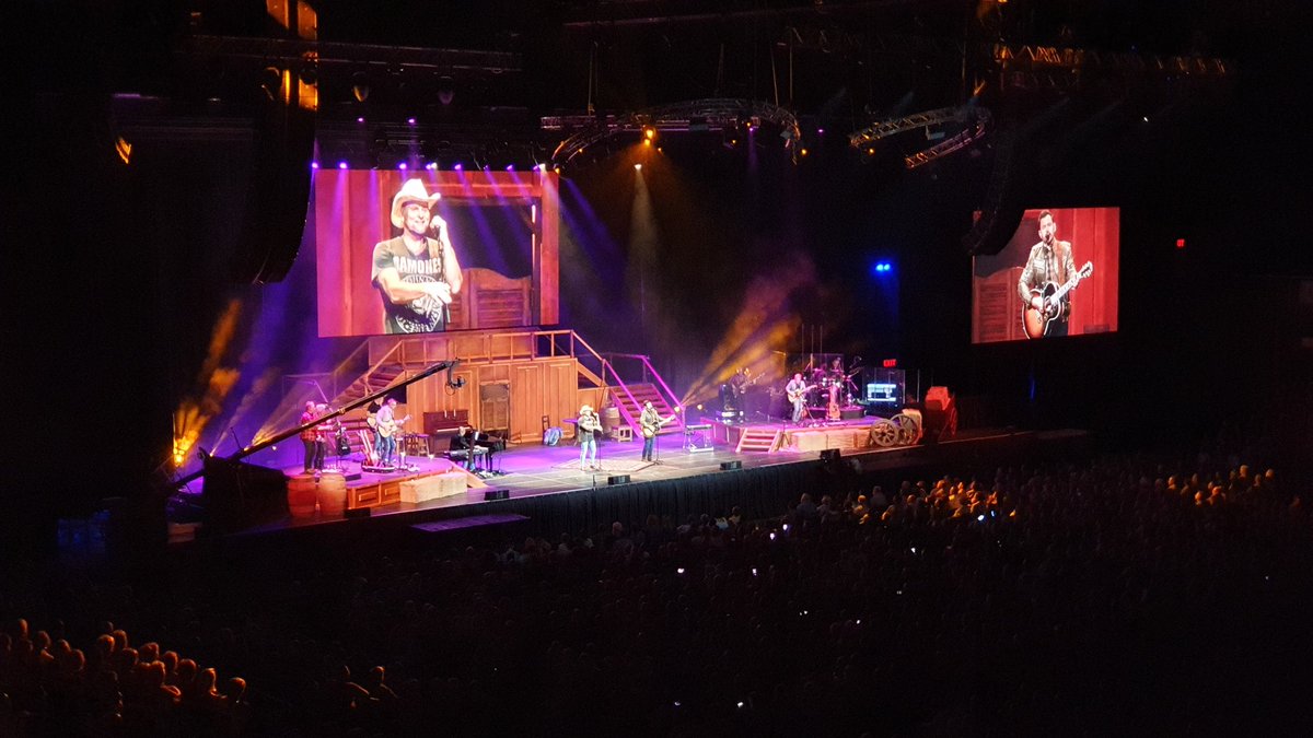 Thys_Brits's tweet photo. Wow! Al wat ek ons se! Dankie @steve_hofmeyr, @RicusNel1, @ririnel en @DemiLeeMooreSA vir n absoluut fantastiese aand! Kan nie wag vir die DVD nie, maar dit sal nie dieselfde wees nie. Julle het gekook! #CountryIsGroot @AfrIsGroot https://t.co/Mv1ozV9yNi