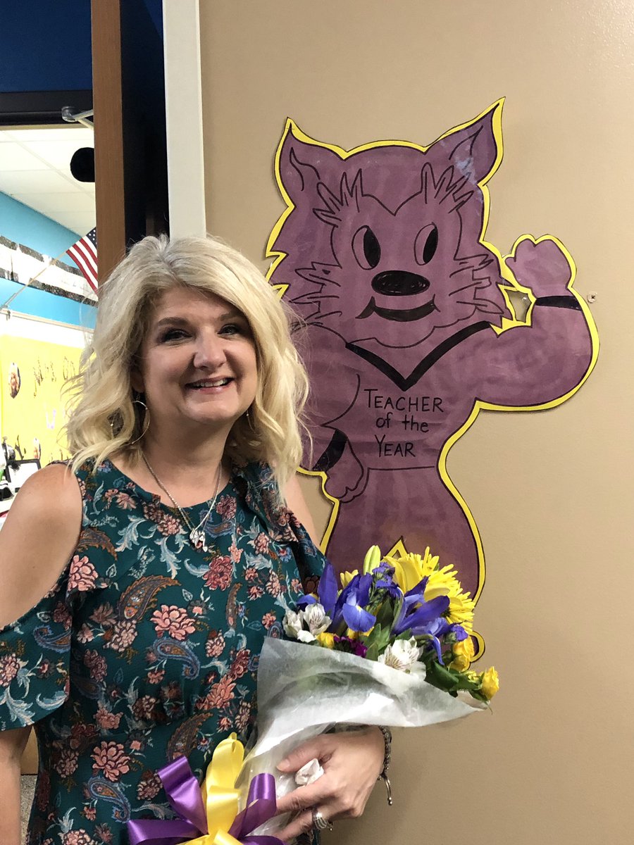 BSSDJLE's tweet photo. Today we celebrated our James Lewis Elementary Teacher of the Year, Mrs. Goss! #GossIsBoss https://t.co/0ZdTpipap6