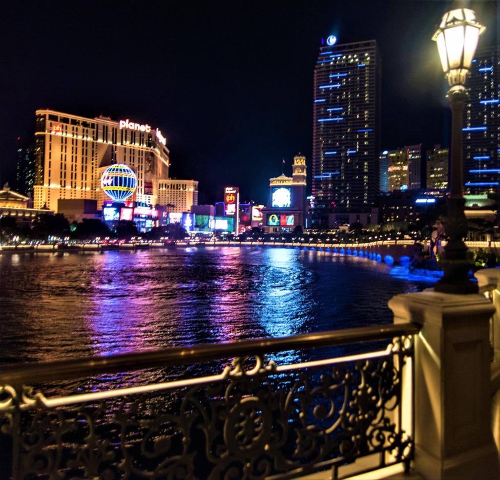 Tonight seems like a perfect night to join us for Dinner.
Reservations: goo.gl/5Va2yy      
#chefakiraback #akiraback #michelinchef <a href="/akiraback/">Akiraback</a>