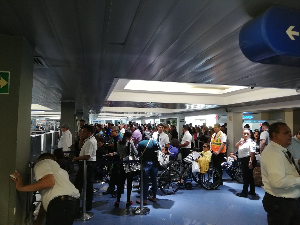 Nika_Sandinista's tweet photo. Así Lucía hoy el Aeropuerto de Managua #AIACS #AeropuertoManagua lleno de turista y familias e inversionistas visitando nuestro bello país #Nicaragua donde todo está normal y en completa paz. #NoPudieronNiPodran #Daniel2021 #UnidosEnVictorias #VamosPorMasVictorias @1Comunidad3 https://t.co/bAdhWfn3V0