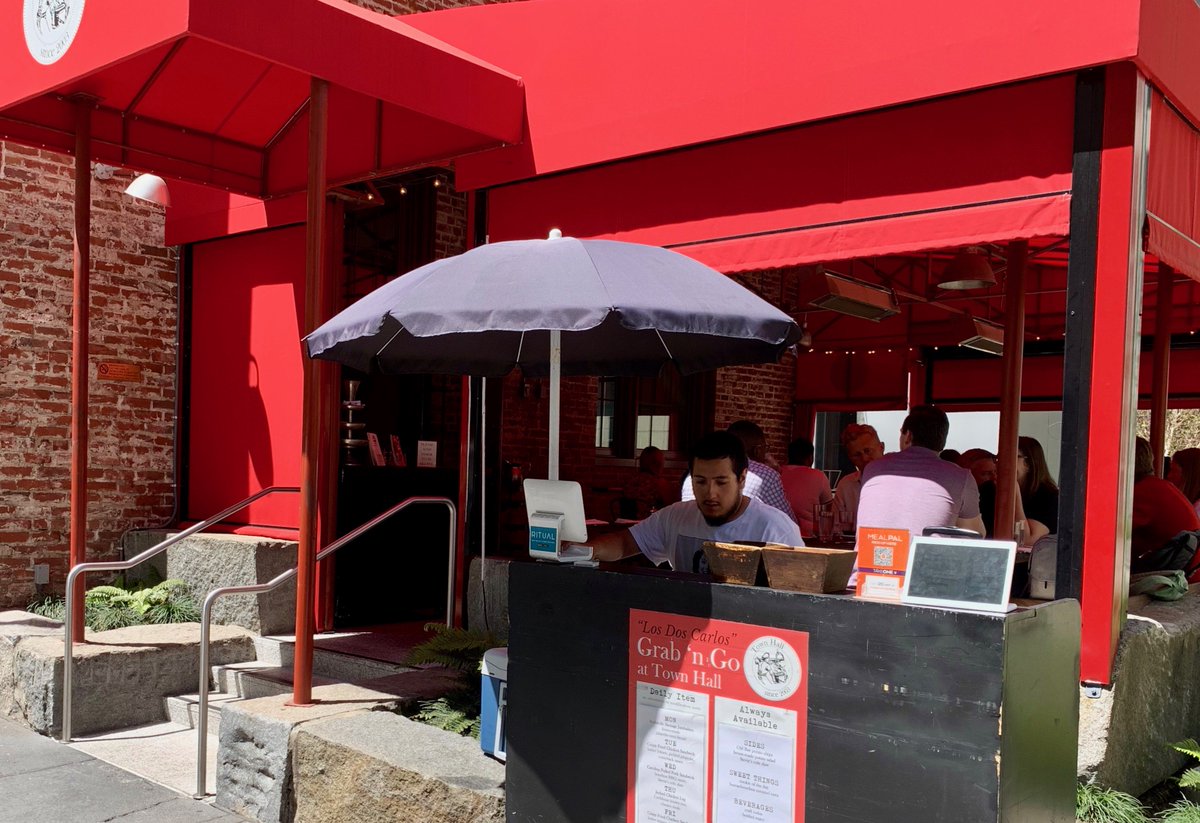 townhallBBQ's tweet photo. Either grab and go from our sidewalk kiosk...or enjoy the great weather on our covered patio! https://t.co/2jhwv2LD85