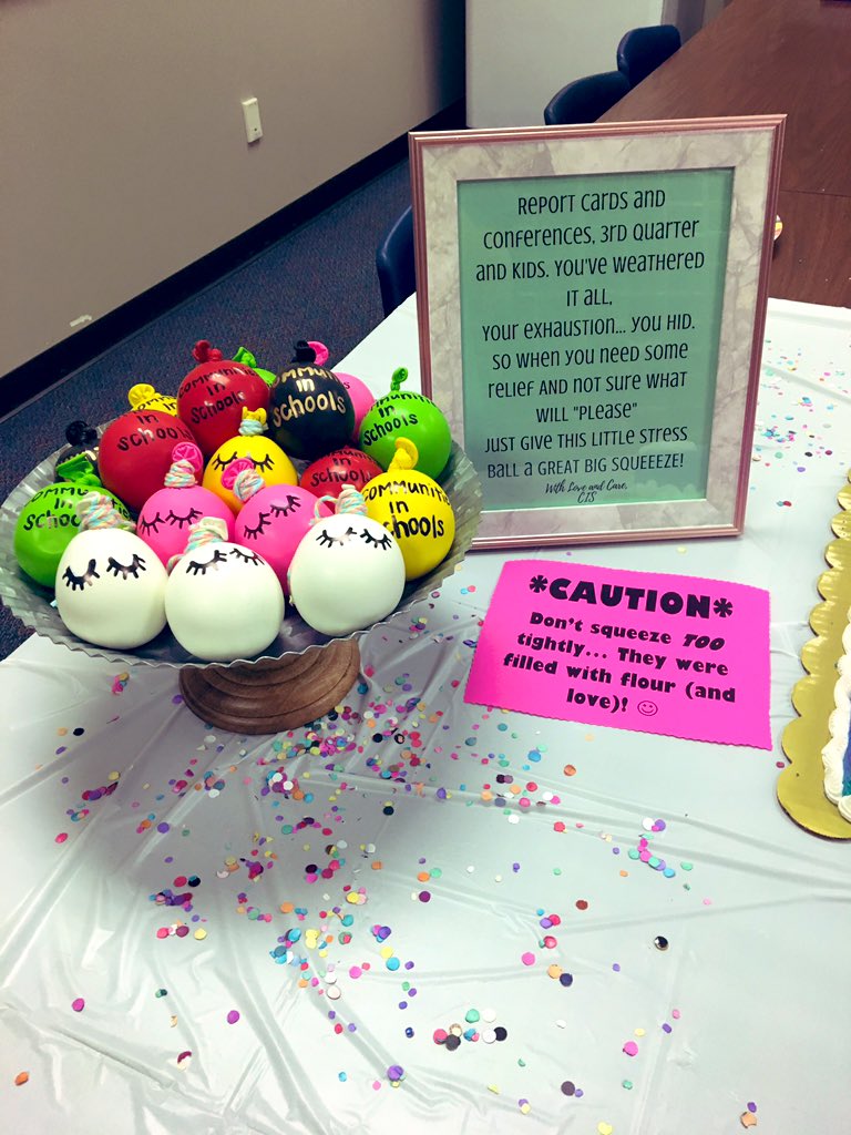 CCHS_CIS's tweet image. HEY Creek teachers &amp;amp; faculty! Before you head out for the weekend grab some 🦄✨magical✨🦄 cake down in the main lounge!  

From CIS to each of you! Thank you for ALL you do!