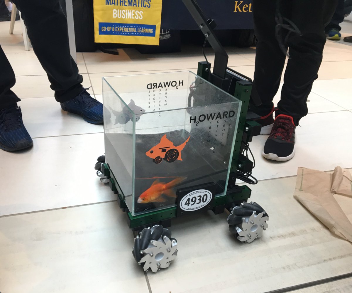 KetteringU's tweet photo. Look who we found! #omgrobots #GoProAtKettering #KetteringFIRST https://t.co/cg7Xd5GK9W