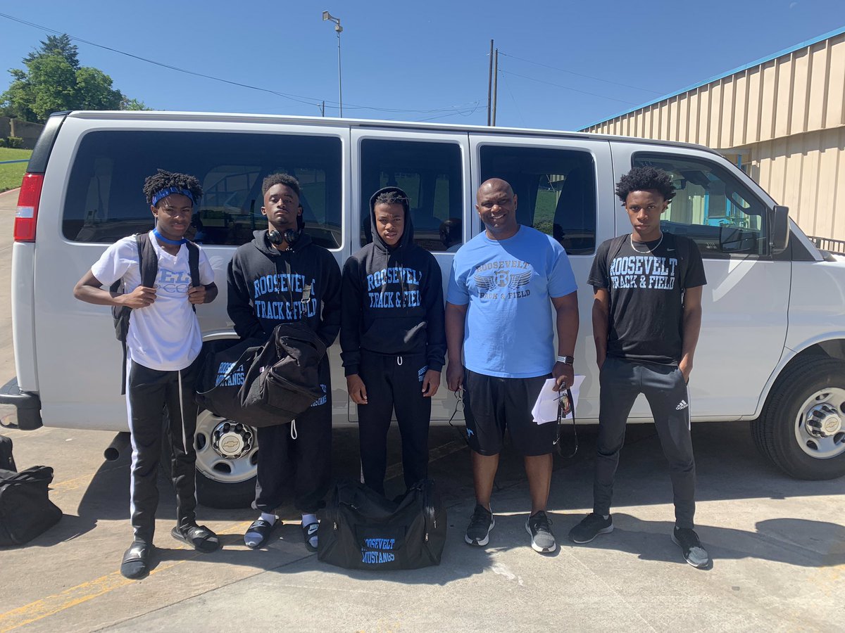 TheErinBrown's tweet photo. Off To Commerce‼️ #RegionalsMeet Thank God We’ve Made It This Far🙏🏽 Let’s Continue The Journey And Punch These Tickets To State‼️ #DallasRoosevelt #RoadToState19 #FOTG https://t.co/G4sbEbWnAq