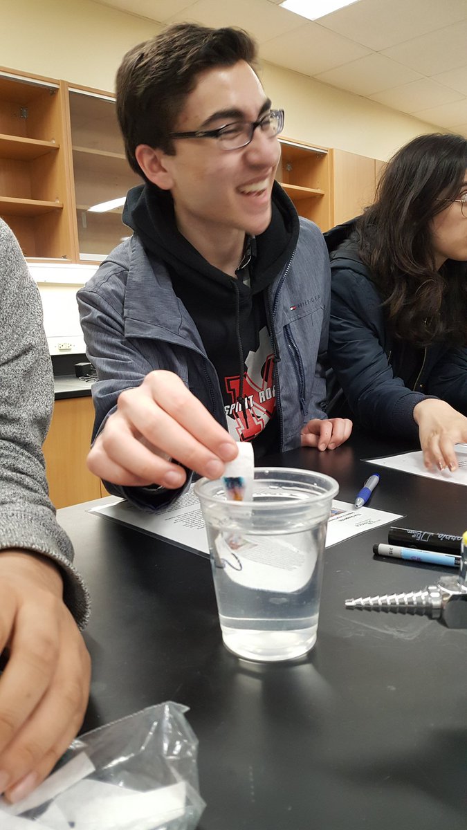 cepedachem's tweet photo. Chemistry students performing a forensics lab at the University of Guelph.
@StMarcellinusSS 
#science 
#marcyscience https://t.co/7YhQ5z1BYA